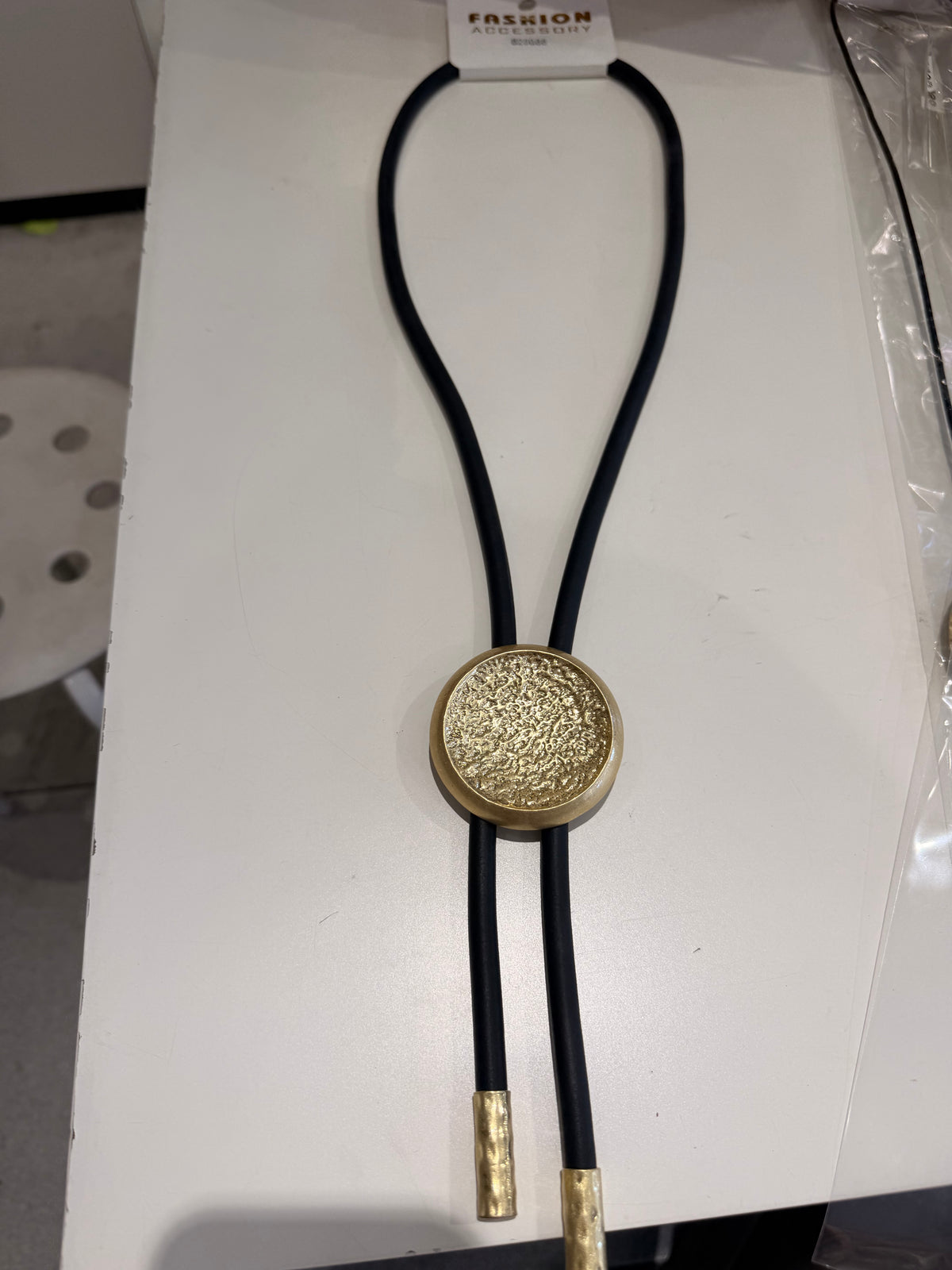 Rubber plate necklace