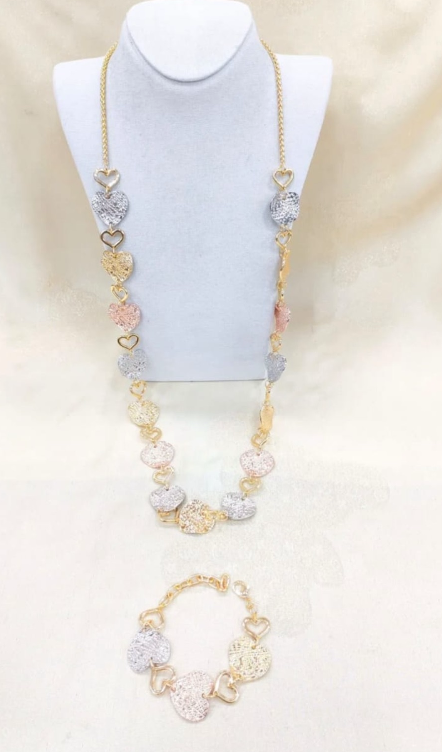 Gra necklace & bracelet set